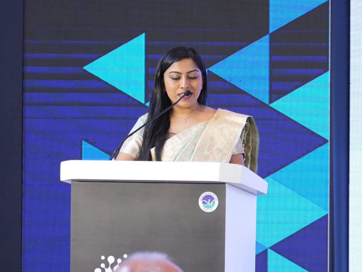MC Raina Dsouza hosting luxury wedding reception in Bangalore